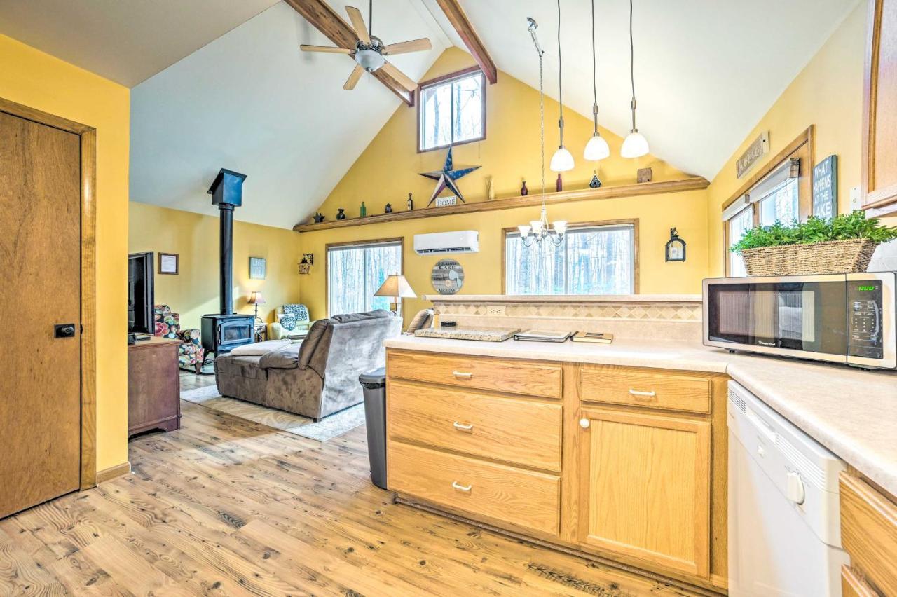 Higgins Lake Retreat - Hike, Swim, Relax! Roscommon 외부 사진